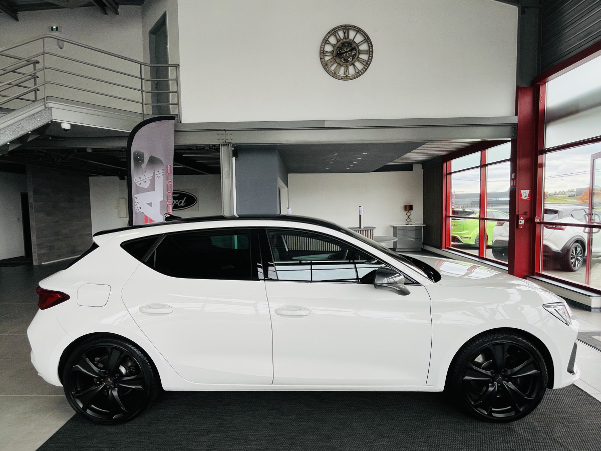 CUPRA LEON 1,4 E-HYBRID 245 DSG6 GPS APPLE CARPLAY KEYLESS FULL LED VIRTUAL COCKPIT PARK PILOT DRIVE PROFILE REGULATEUR LIMITEUR EXCELLENT ETAT
