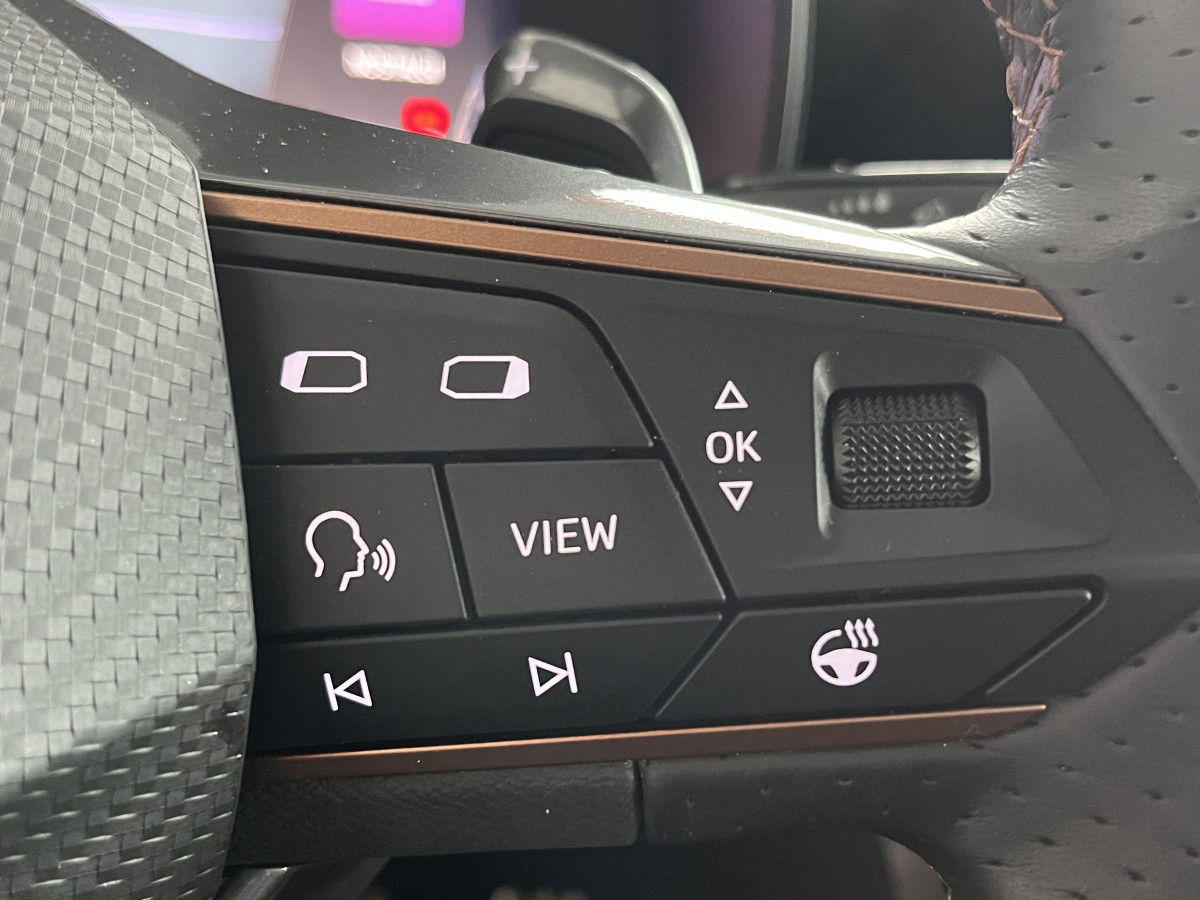 CUPRA LEON 1,4 E-HYBRID 245 DSG6 GPS APPLE CARPLAY KEYLESS FULL LED VIRTUAL COCKPIT PARK PILOT DRIVE PROFILE REGULATEUR LIMITEUR EXCELLENT ETAT