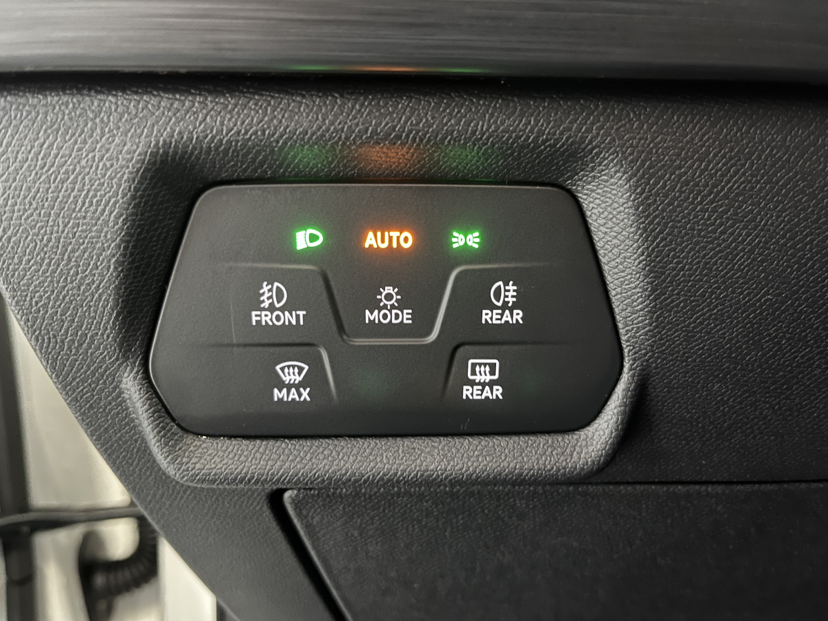 CUPRA LEON 1,4 E-HYBRID 245 DSG6 GPS APPLE CARPLAY KEYLESS FULL LED VIRTUAL COCKPIT PARK PILOT DRIVE PROFILE REGULATEUR LIMITEUR EXCELLENT ETAT