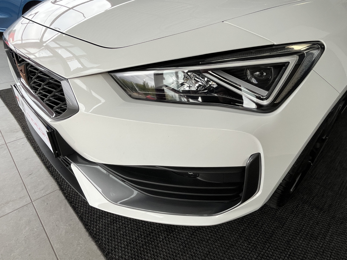 CUPRA LEON 1,4 E-HYBRID 245 DSG6 GPS APPLE CARPLAY KEYLESS FULL LED VIRTUAL COCKPIT PARK PILOT DRIVE PROFILE REGULATEUR LIMITEUR EXCELLENT ETAT