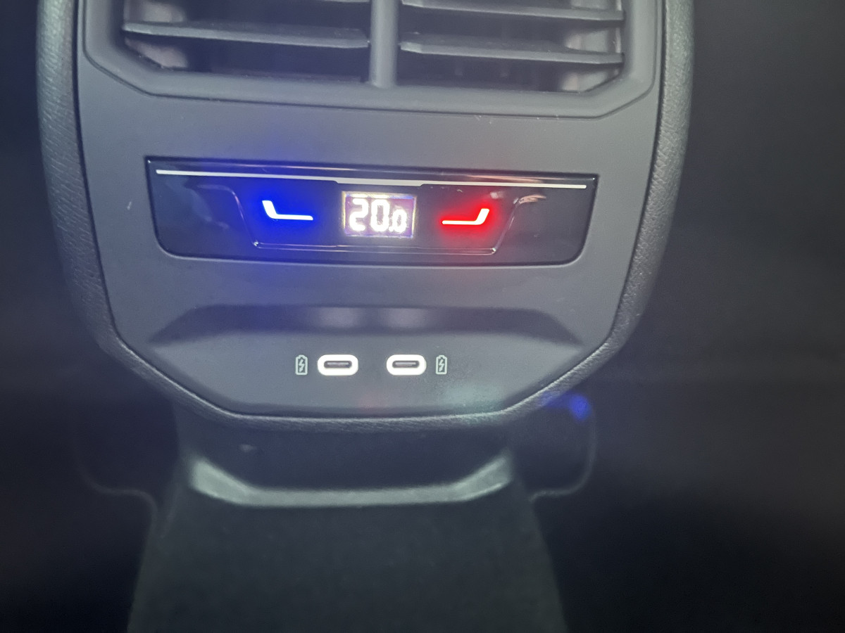 CUPRA LEON 1,4 E-HYBRID 245 DSG6 GPS APPLE CARPLAY KEYLESS FULL LED VIRTUAL COCKPIT PARK PILOT DRIVE PROFILE REGULATEUR LIMITEUR EXCELLENT ETAT