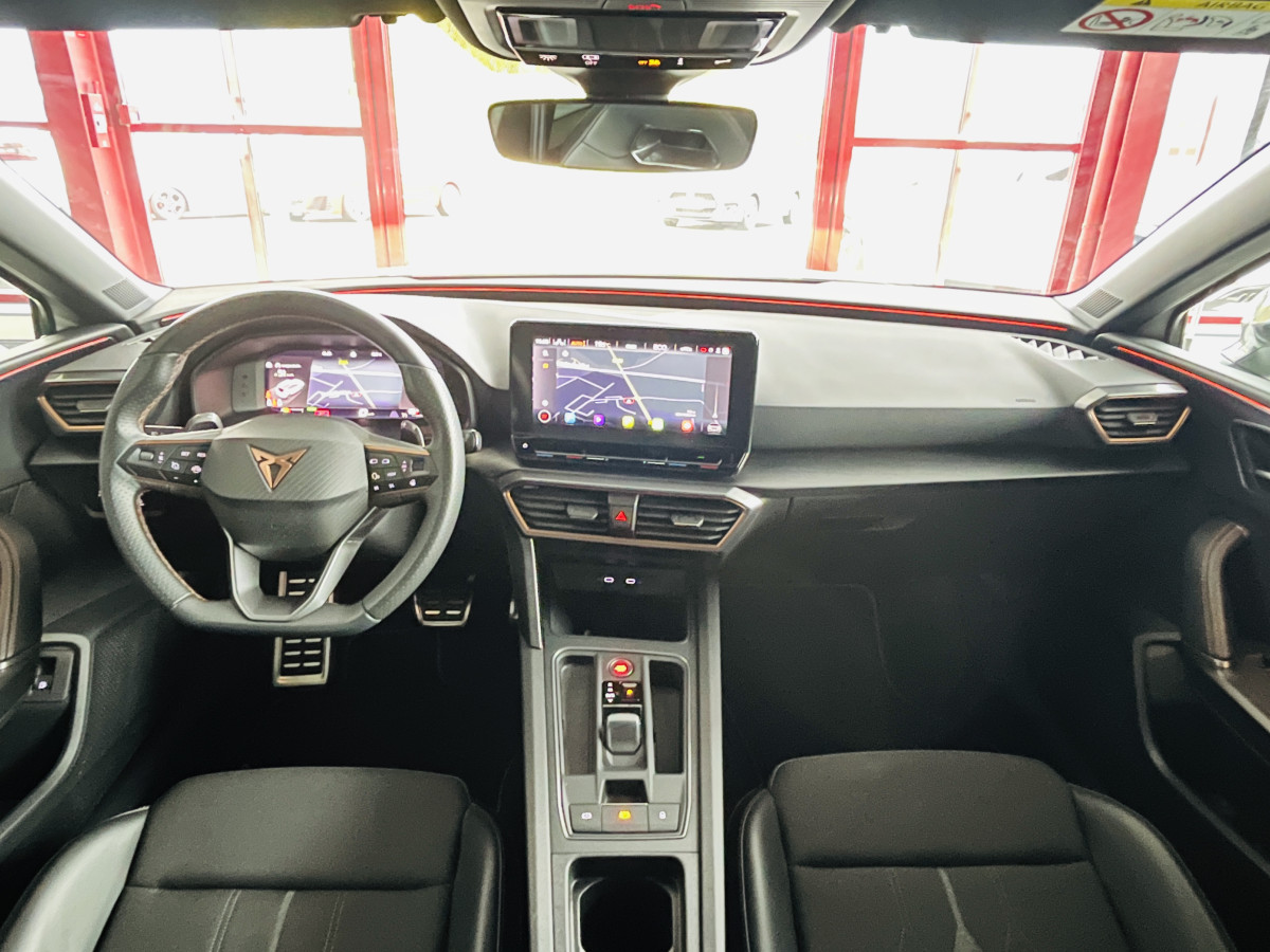 CUPRA LEON 1,4 E-HYBRID 245 DSG6 GPS APPLE CARPLAY KEYLESS FULL LED VIRTUAL COCKPIT PARK PILOT DRIVE PROFILE REGULATEUR LIMITEUR EXCELLENT ETAT
