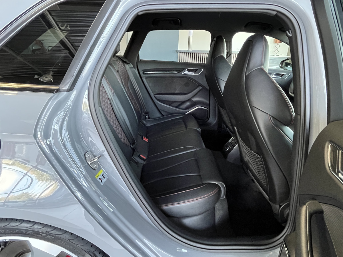AUDI RS3 SPORTBACK 2,5 TFSI 400 S-TRONIC 7 QUATTRO GPS CAMERA DCC HIFI BANG & OLUFSEN MAGNETIC RIDE APPLE CARPLAY DRIVE SELECT SIEGES RS ECHAPPEMENT RS  FULL LED JANTES ROTOR 19  EXCELLENT ETAT