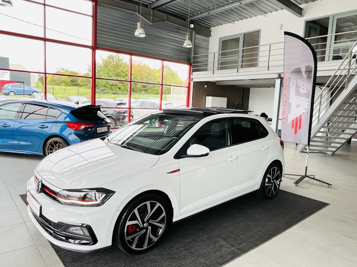 VOLKSWAGEN  POLO 2,0 TSI 200 DSG6 TOIT PANORAMIQUE GPS CAMERA   APPLE CARPLAY HIFI BEATS DMS ACC LIMITEUR PARK PILOT KEYLESS JANTES BRESCIA FULL LED ETAT NEUF