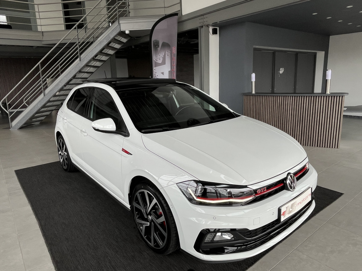 VOLKSWAGEN  POLO 2,0 TSI 200 DSG6 TOIT PANORAMIQUE GPS CAMERA   APPLE CARPLAY HIFI BEATS DMS ACC LIMITEUR PARK PILOT KEYLESS JANTES BRESCIA FULL LED ETAT NEUF