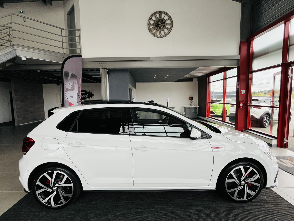 VOLKSWAGEN  POLO 2,0 TSI 200 DSG6 TOIT PANORAMIQUE GPS CAMERA   APPLE CARPLAY HIFI BEATS DMS ACC LIMITEUR PARK PILOT KEYLESS JANTES BRESCIA FULL LED ETAT NEUF