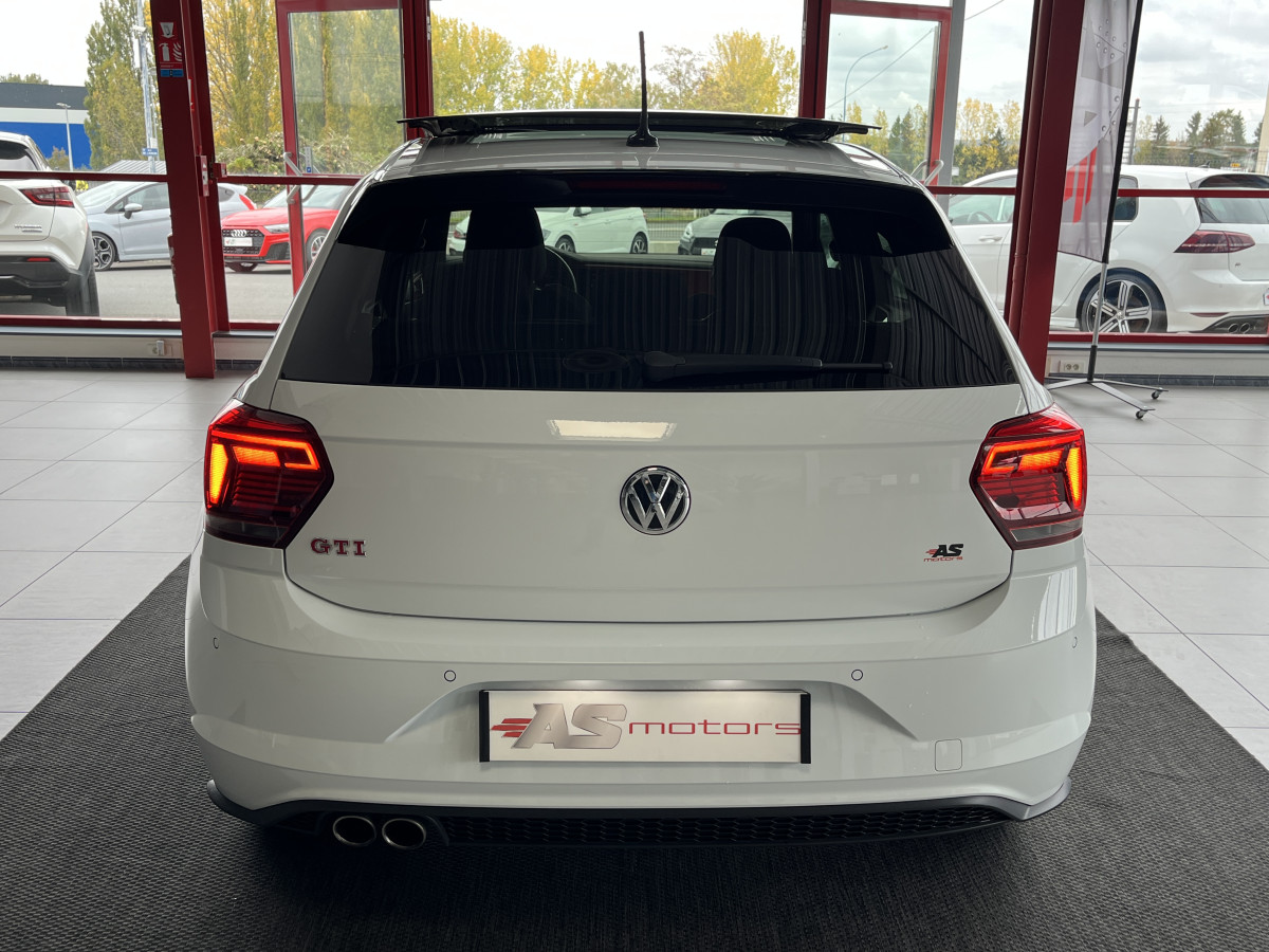 VOLKSWAGEN  POLO 2,0 TSI 200 DSG6 TOIT PANORAMIQUE GPS CAMERA   APPLE CARPLAY HIFI BEATS DMS ACC LIMITEUR PARK PILOT KEYLESS JANTES BRESCIA FULL LED ETAT NEUF