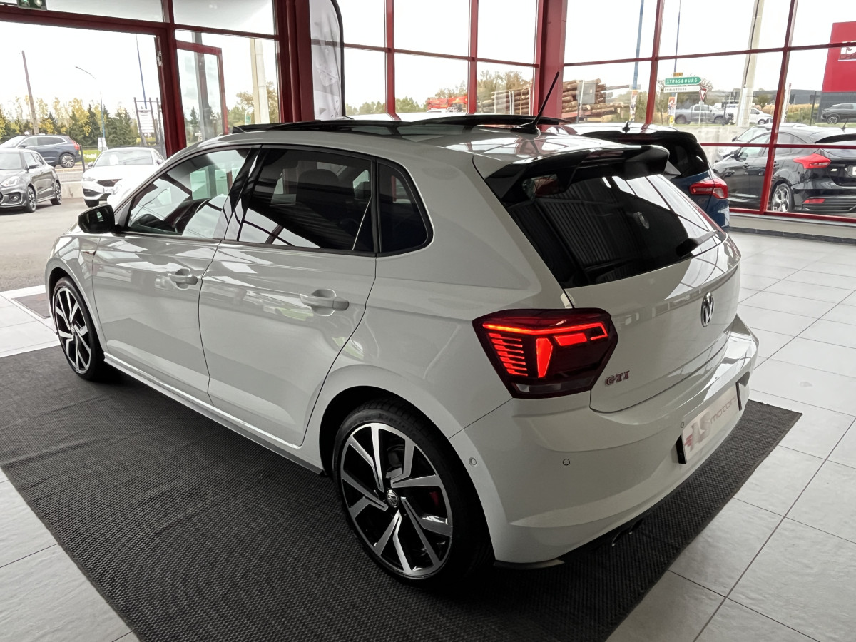 VOLKSWAGEN  POLO 2,0 TSI 200 DSG6 TOIT PANORAMIQUE GPS CAMERA   APPLE CARPLAY HIFI BEATS DMS ACC LIMITEUR PARK PILOT KEYLESS JANTES BRESCIA FULL LED ETAT NEUF