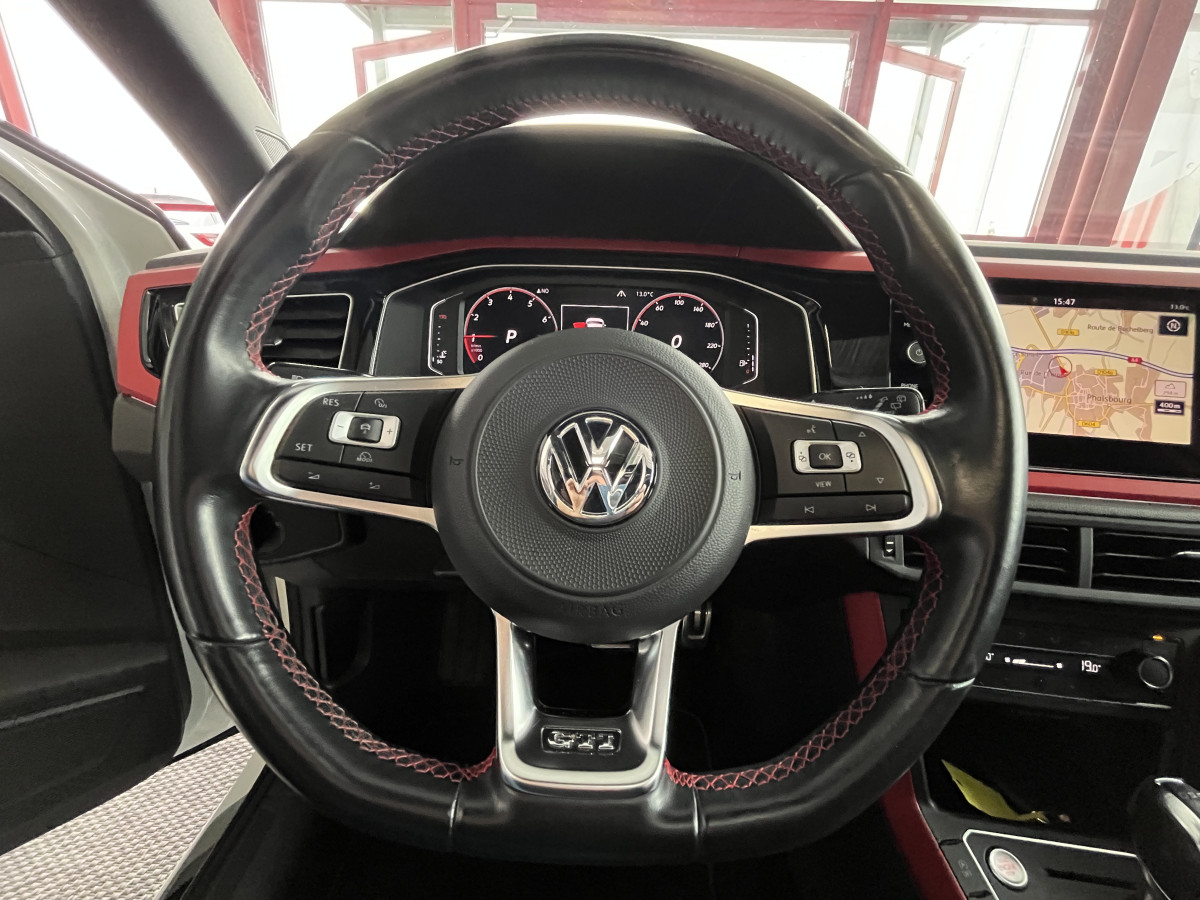 VOLKSWAGEN  POLO 2,0 TSI 200 DSG6 TOIT PANORAMIQUE GPS CAMERA   APPLE CARPLAY HIFI BEATS DMS ACC LIMITEUR PARK PILOT KEYLESS JANTES BRESCIA FULL LED ETAT NEUF