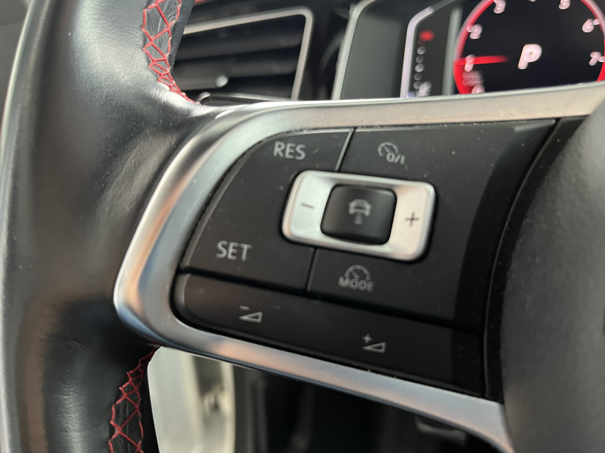 VOLKSWAGEN  POLO 2,0 TSI 200 DSG6 TOIT PANORAMIQUE GPS CAMERA   APPLE CARPLAY HIFI BEATS DMS ACC LIMITEUR PARK PILOT KEYLESS JANTES BRESCIA FULL LED ETAT NEUF