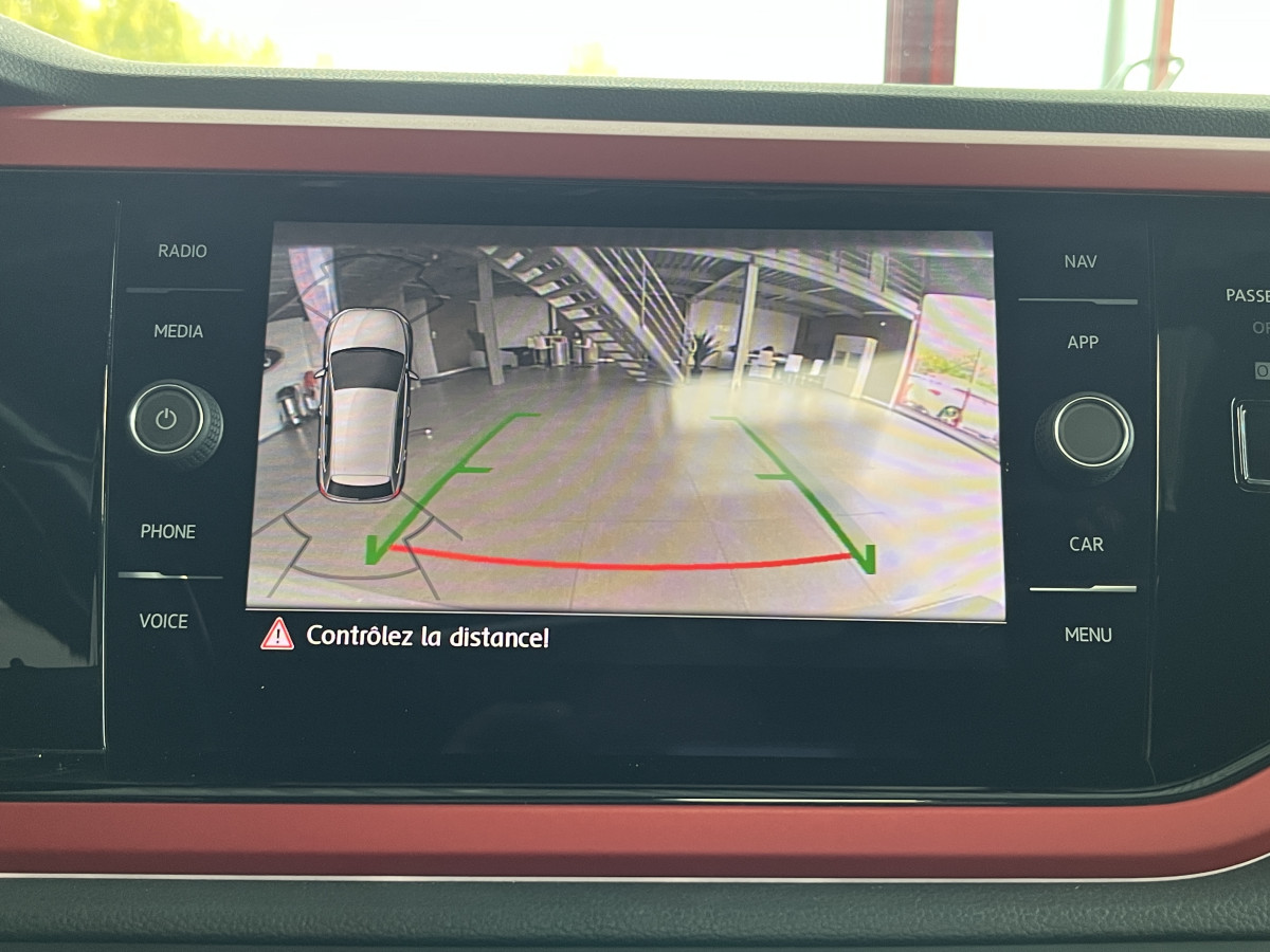 VOLKSWAGEN  POLO 2,0 TSI 200 DSG6 TOIT PANORAMIQUE GPS CAMERA   APPLE CARPLAY HIFI BEATS DMS ACC LIMITEUR PARK PILOT KEYLESS JANTES BRESCIA FULL LED ETAT NEUF