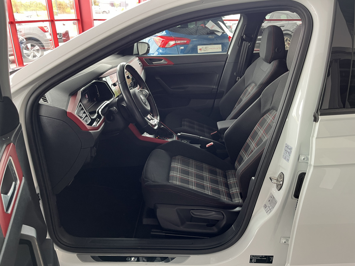 VOLKSWAGEN  POLO 2,0 TSI 200 DSG6 TOIT PANORAMIQUE GPS CAMERA   APPLE CARPLAY HIFI BEATS DMS ACC LIMITEUR PARK PILOT KEYLESS JANTES BRESCIA FULL LED ETAT NEUF