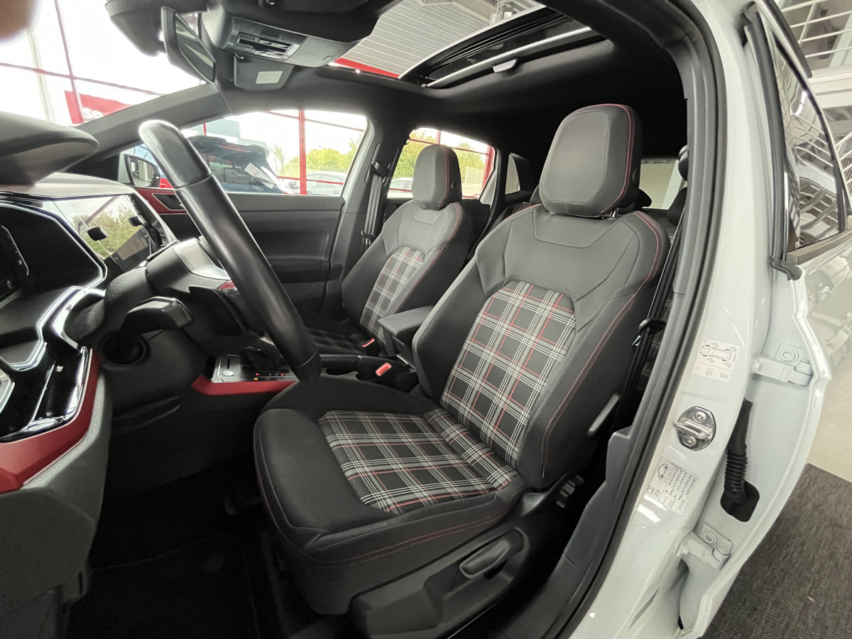 VOLKSWAGEN  POLO 2,0 TSI 200 DSG6 TOIT PANORAMIQUE GPS CAMERA   APPLE CARPLAY HIFI BEATS DMS ACC LIMITEUR PARK PILOT KEYLESS JANTES BRESCIA FULL LED ETAT NEUF