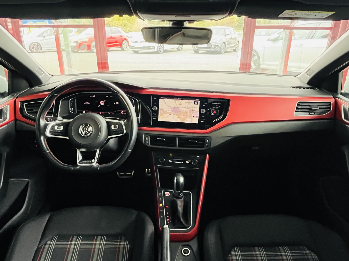 VOLKSWAGEN  POLO 2,0 TSI 200 DSG6 TOIT PANORAMIQUE GPS CAMERA   APPLE CARPLAY HIFI BEATS DMS ACC LIMITEUR PARK PILOT KEYLESS JANTES BRESCIA FULL LED ETAT NEUF