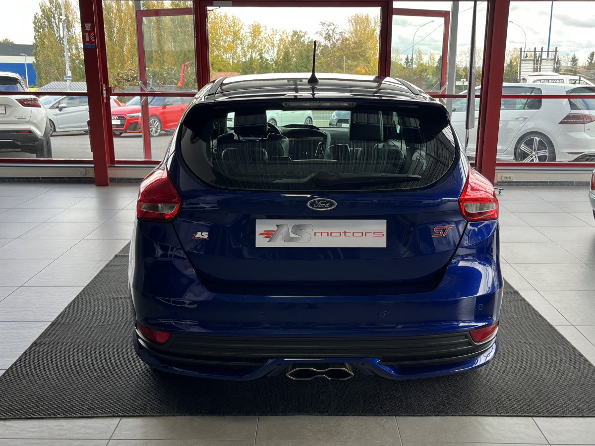FORD FOCUS ST 2,0 250  GPS  APPLE CARPLAY  FEUX HALOGENE  KEYLESS  PARK PILOT PACK HIVER RECARO  BLUETOOTH EXCELLENT ETAT