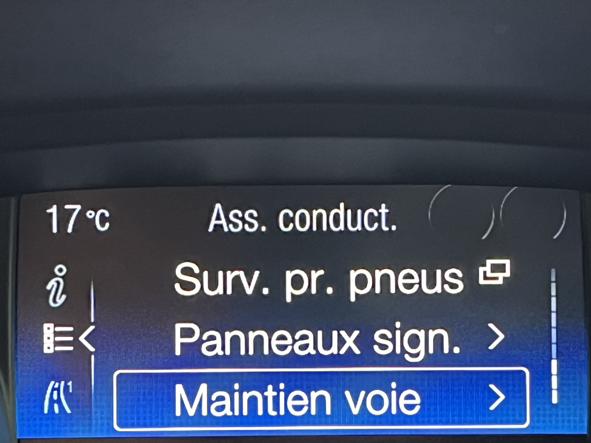 FORD FOCUS ST 2,0 250  GPS  APPLE CARPLAY  FEUX HALOGENE  KEYLESS  PARK PILOT PACK HIVER RECARO  BLUETOOTH EXCELLENT ETAT