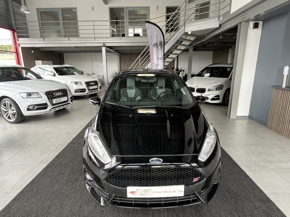 FORD FIESTA ST 1,6 182 PACK PERFORMANCE KEYLESS HIFI SONY PHARES HALOGENE JANTES 17 DANS UN EXCELLENT ETAT