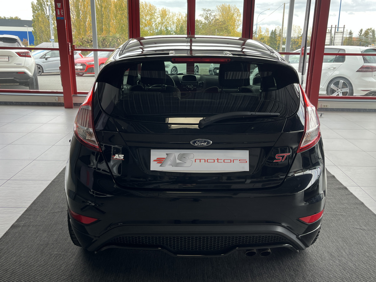 FORD FIESTA ST 1,6 182 PACK PERFORMANCE KEYLESS HIFI SONY PHARES HALOGENE JANTES 17 DANS UN EXCELLENT ETAT