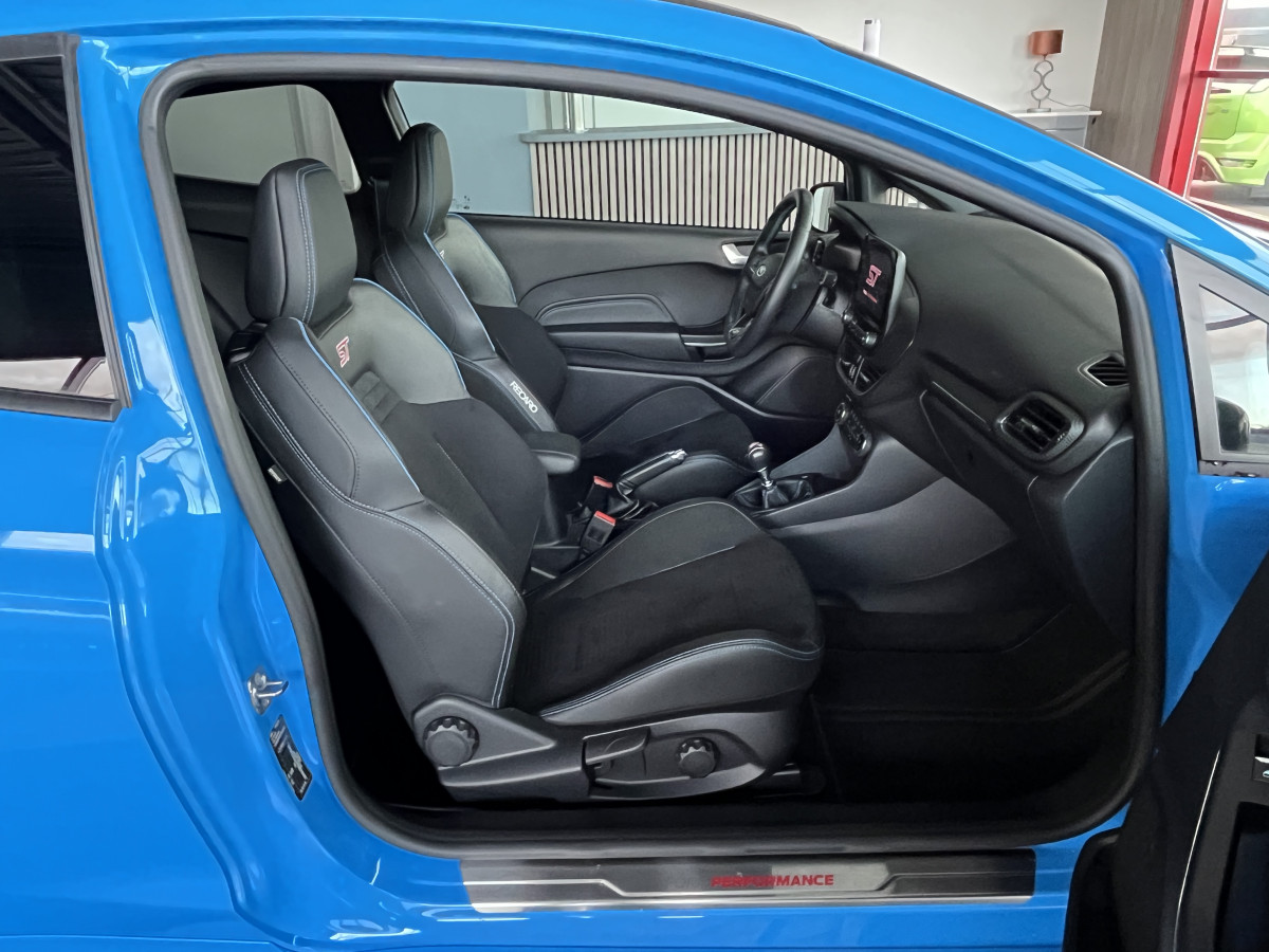FORD FIESTA ST 1,5 200 EDITION LIMITED PACK PERFORMANCE DIFFERENTIEL LAUCH CONTROL  GPS CAMERA REGULATEUR LIMITEUR  HIFI B&O PACK HIVER FULL LED KEYLESS ETAT NEUF