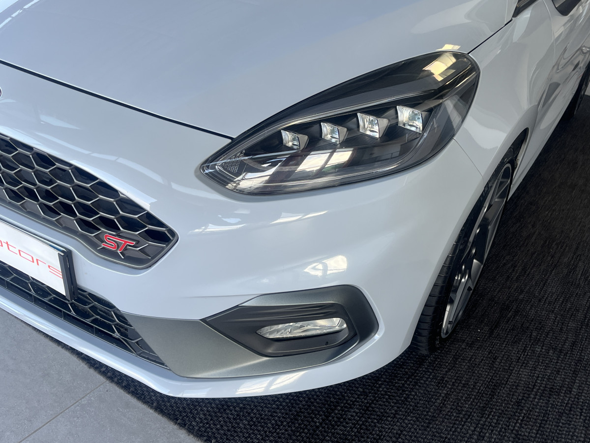 FORD FIESTA ST 1,5 200 PACK PERFORMANCE  DIFFERENTIEL LAUNCH CONTROL GPS  KEYLESS APPLE CARPLAY FULL LED BLUETOOTH HIFI B&O REGULATEUR LIMITEUR PARK PILOT PACK HIVER JANTES 18