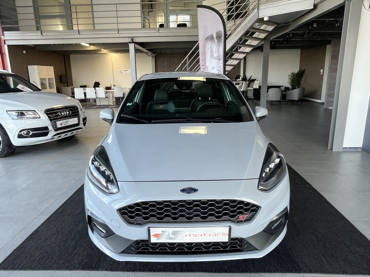 FORD FIESTA ST 1,5 200 PACK PERFORMANCE  DIFFERENTIEL LAUNCH CONTROL GPS  KEYLESS APPLE CARPLAY FULL LED BLUETOOTH HIFI B&O REGULATEUR LIMITEUR PARK PILOT PACK HIVER JANTES 18