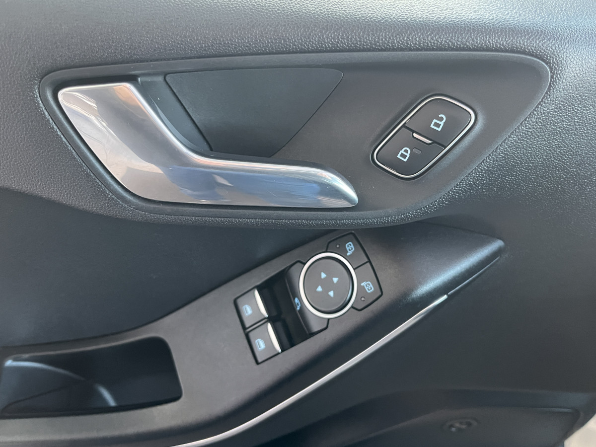 FORD FIESTA ST 1,5 200 PACK PERFORMANCE  DIFFERENTIEL LAUNCH CONTROL GPS  KEYLESS APPLE CARPLAY FULL LED BLUETOOTH HIFI B&O REGULATEUR LIMITEUR PARK PILOT PACK HIVER JANTES 18