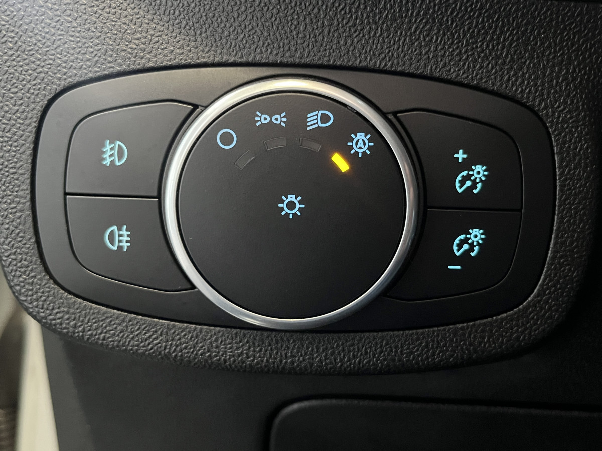 FORD FIESTA ST 1,5 200 PACK PERFORMANCE  DIFFERENTIEL LAUNCH CONTROL GPS  KEYLESS APPLE CARPLAY FULL LED BLUETOOTH HIFI B&O REGULATEUR LIMITEUR PARK PILOT PACK HIVER JANTES 18