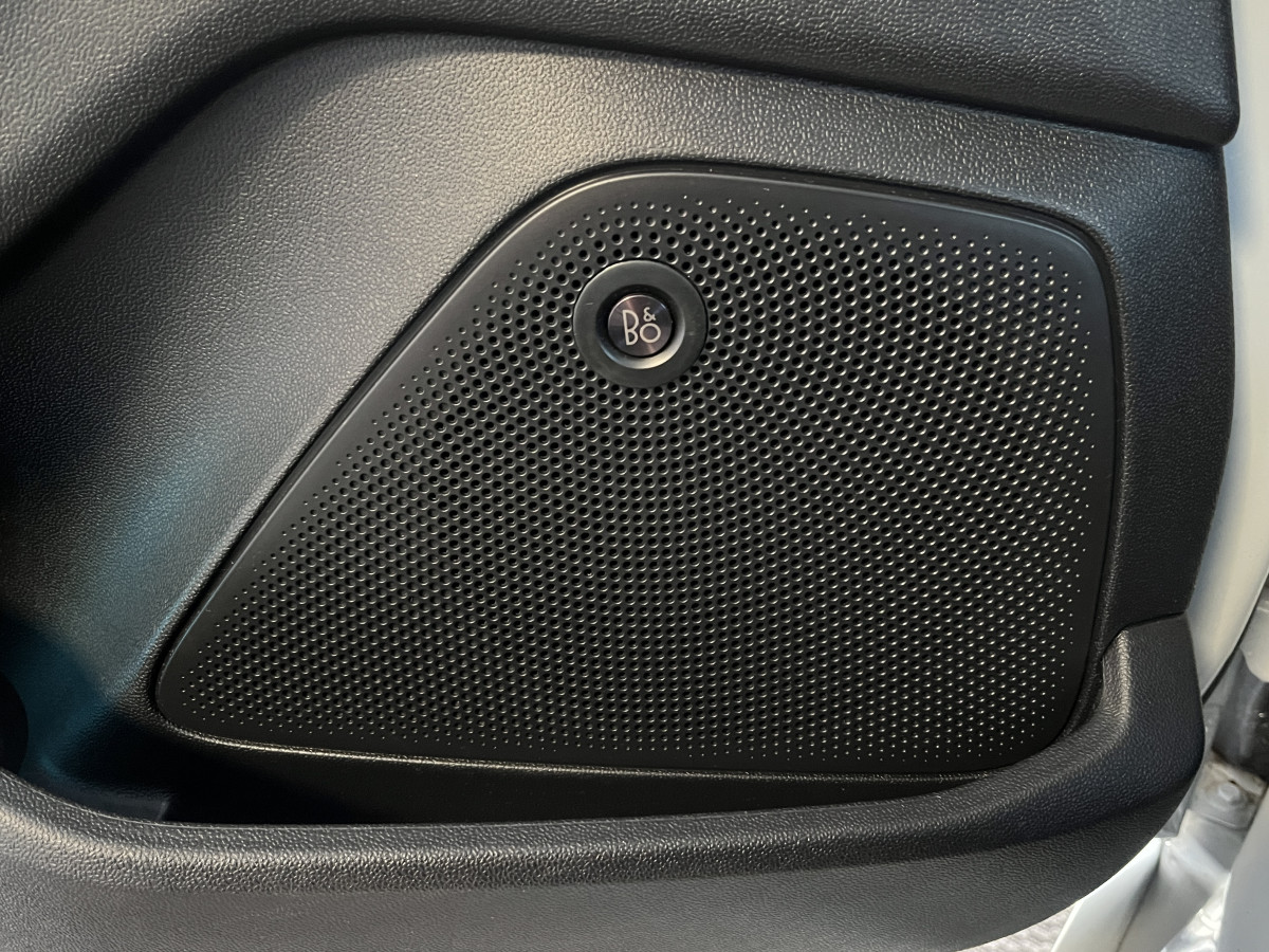 FORD FIESTA ST 1,5 200 PACK PERFORMANCE  DIFFERENTIEL LAUNCH CONTROL GPS  KEYLESS APPLE CARPLAY FULL LED BLUETOOTH HIFI B&O REGULATEUR LIMITEUR PARK PILOT PACK HIVER JANTES 18