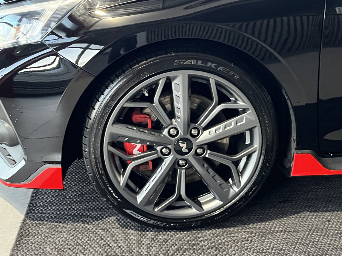 HYUNDAI I20 N 1,6 T-GDI 204 GPS CAMERA APPLE CARPLAY REGULATEUR LIMITEUR KEYLESS VIRTUAL COCKPIT DRIVE SELECT HIFI BOSE FULL LED DIFFERENTIEL A GLISSEMENT ETAT NEUF