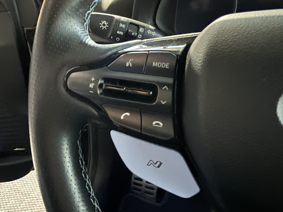 HYUNDAI I20 N 1,6 T-GDI 204 GPS CAMERA APPLE CARPLAY REGULATEUR LIMITEUR KEYLESS VIRTUAL COCKPIT DRIVE SELECT HIFI BOSE FULL LED DIFFERENTIEL A GLISSEMENT ETAT NEUF