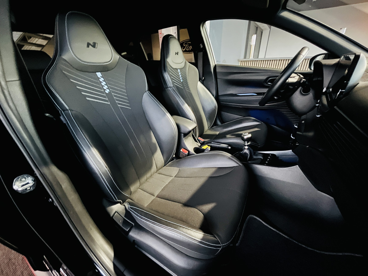 HYUNDAI I20 N 1,6 T-GDI 204 GPS CAMERA APPLE CARPLAY REGULATEUR LIMITEUR KEYLESS VIRTUAL COCKPIT DRIVE SELECT HIFI BOSE FULL LED DIFFERENTIEL A GLISSEMENT ETAT NEUF