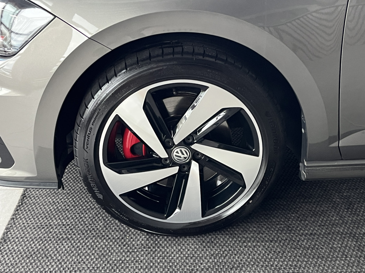 VOLKSWAGEN  POLO 2,0 TSI 200 DSG6 GPS CAMERA  APPLE CARPLAY DMS ACC REGULATEUR LIMITEUR PARK PILOT  JANTES 18  FULL LED EXCELLENT ETAT