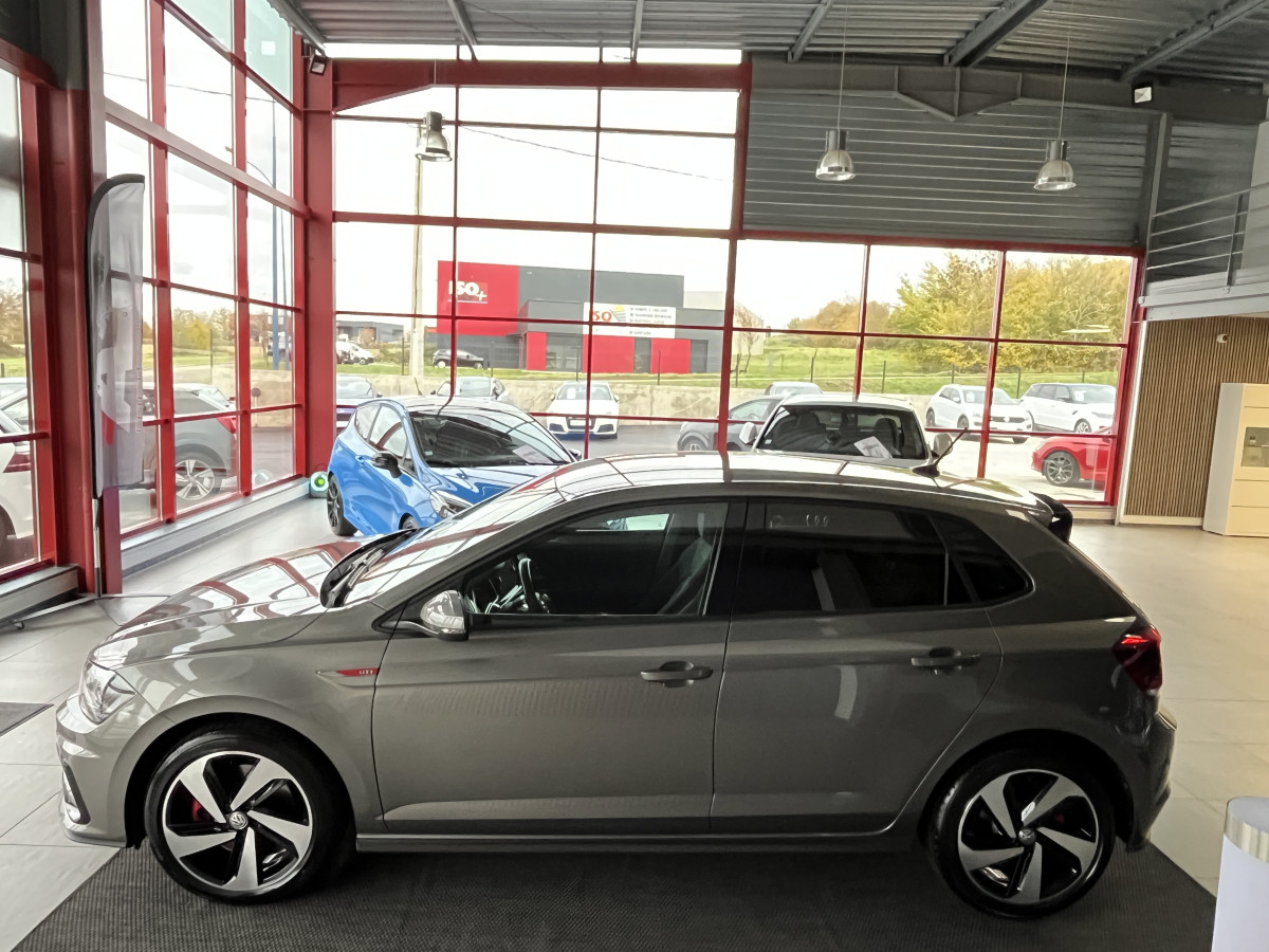 VOLKSWAGEN  POLO 2,0 TSI 200 DSG6 GPS CAMERA  APPLE CARPLAY DMS ACC REGULATEUR LIMITEUR PARK PILOT  JANTES 18  FULL LED EXCELLENT ETAT