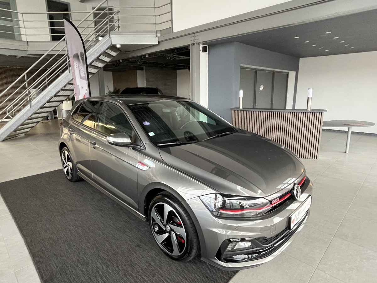 VOLKSWAGEN  POLO 2,0 TSI 200 DSG6 GPS CAMERA  APPLE CARPLAY DMS ACC REGULATEUR LIMITEUR PARK PILOT  JANTES 18  FULL LED EXCELLENT ETAT