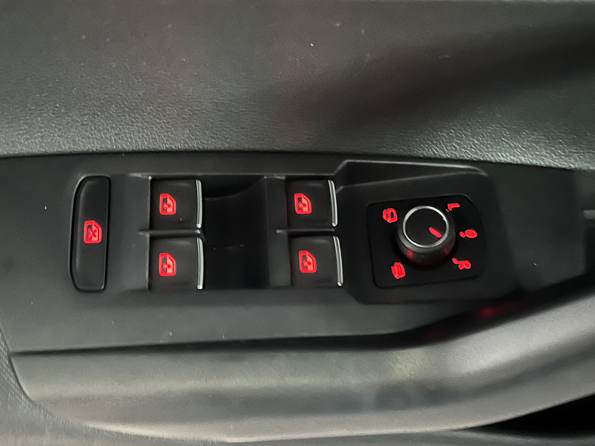 VOLKSWAGEN  POLO 2,0 TSI 200 DSG6 GPS CAMERA  APPLE CARPLAY DMS ACC REGULATEUR LIMITEUR PARK PILOT  JANTES 18  FULL LED EXCELLENT ETAT