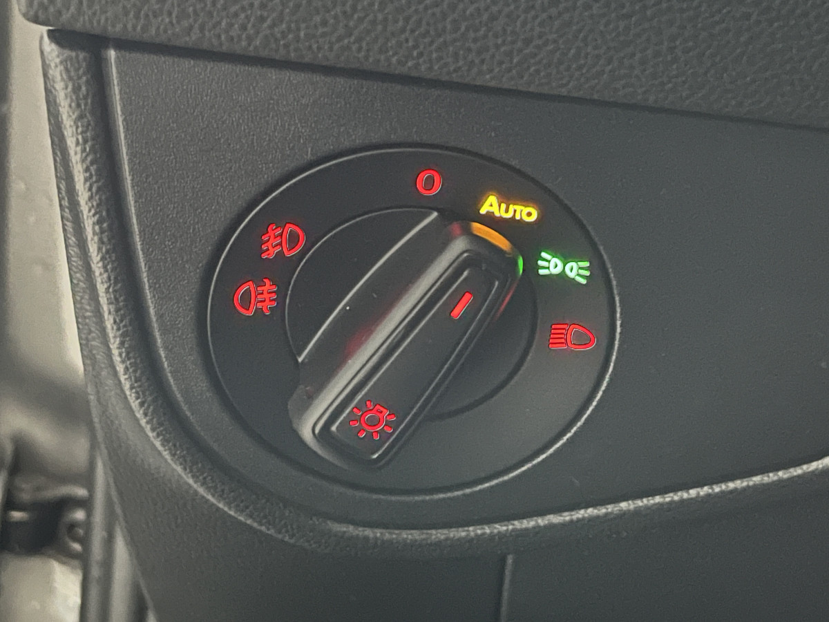 VOLKSWAGEN  POLO 2,0 TSI 200 DSG6 GPS CAMERA  APPLE CARPLAY DMS ACC REGULATEUR LIMITEUR PARK PILOT  JANTES 18  FULL LED EXCELLENT ETAT