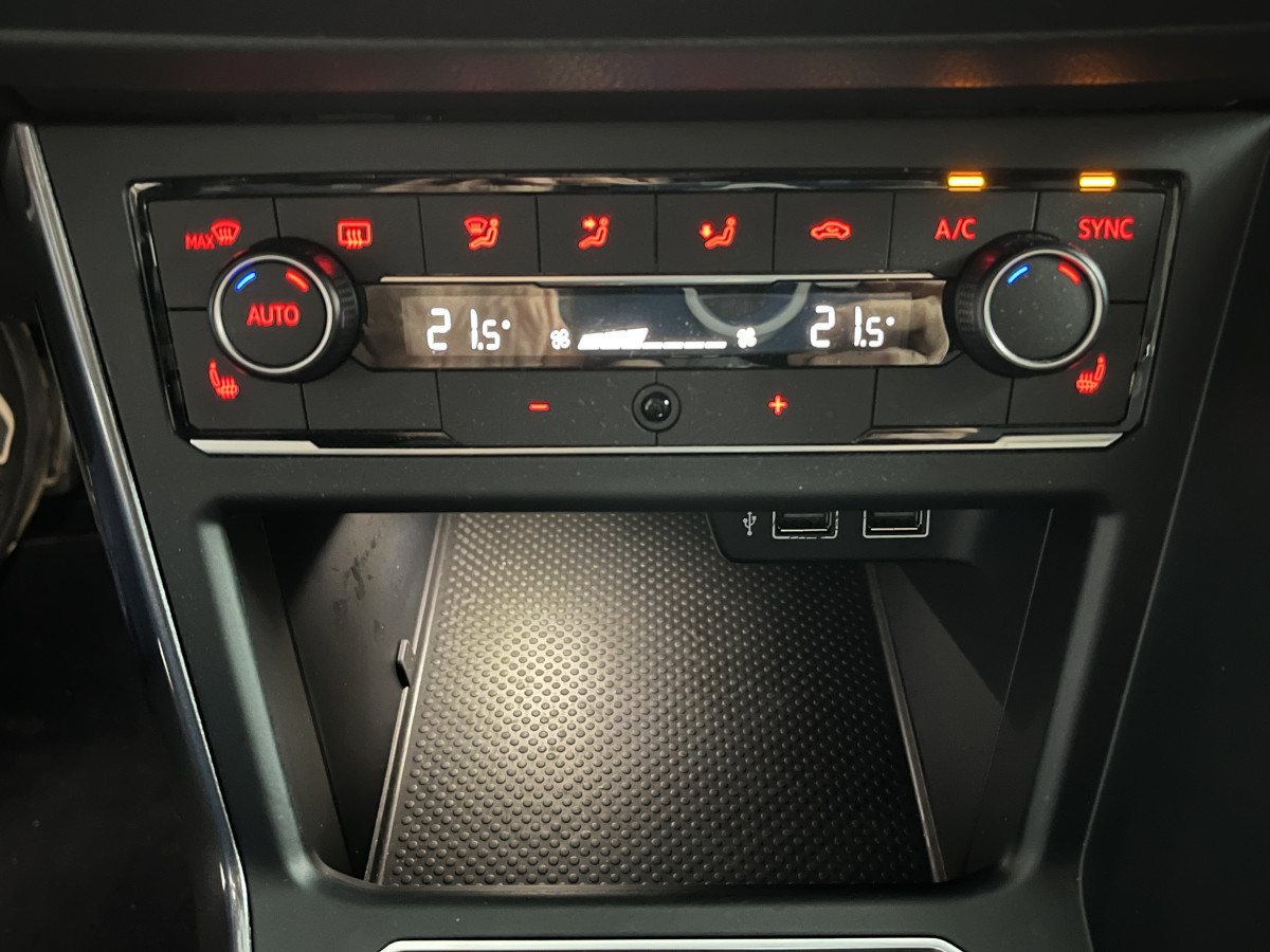 VOLKSWAGEN  POLO 2,0 TSI 200 DSG6 GPS CAMERA  APPLE CARPLAY DMS ACC REGULATEUR LIMITEUR PARK PILOT  JANTES 18  FULL LED EXCELLENT ETAT