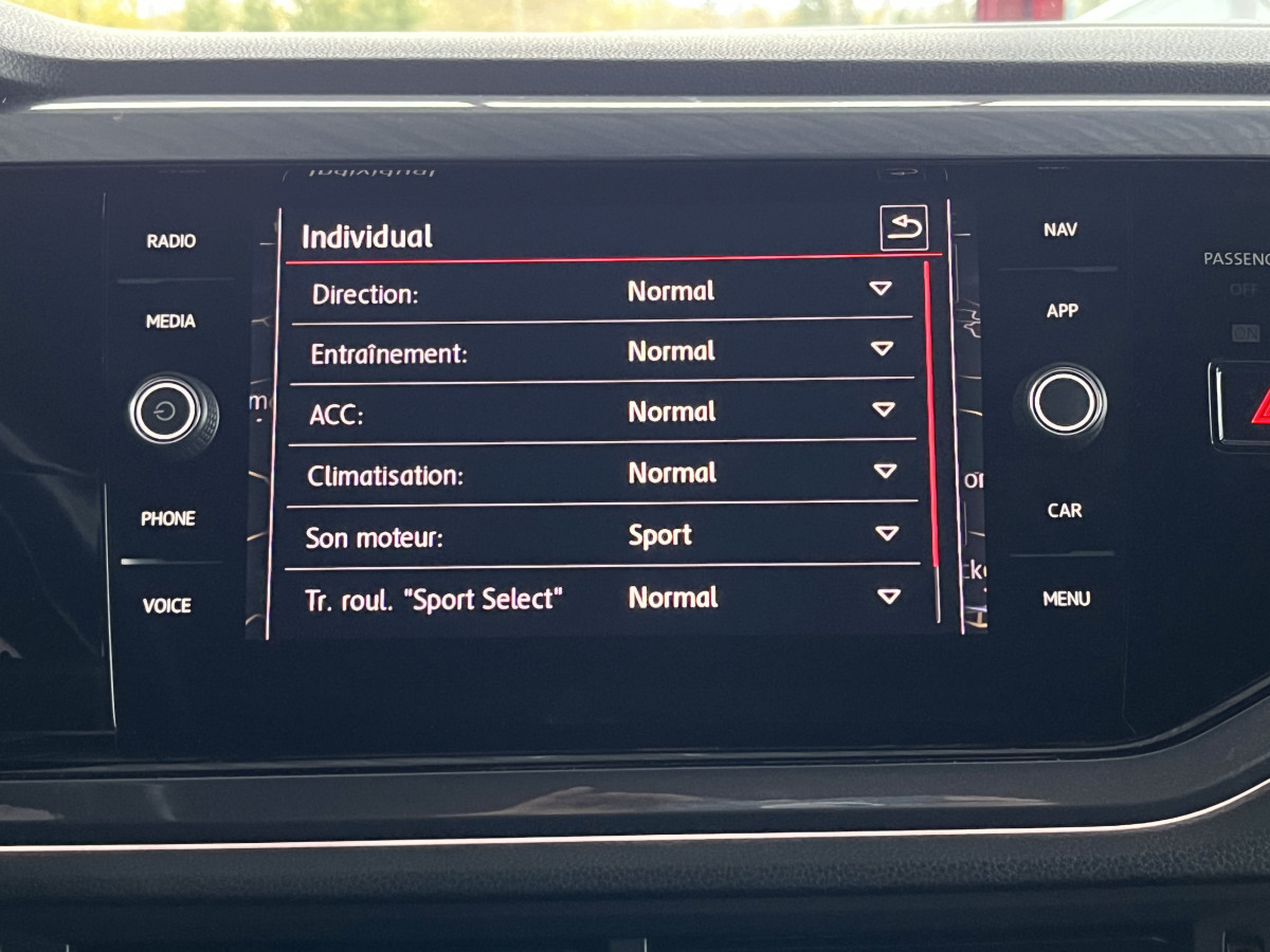 VOLKSWAGEN  POLO 2,0 TSI 200 DSG6 GPS CAMERA  APPLE CARPLAY DMS ACC REGULATEUR LIMITEUR PARK PILOT  JANTES 18  FULL LED EXCELLENT ETAT