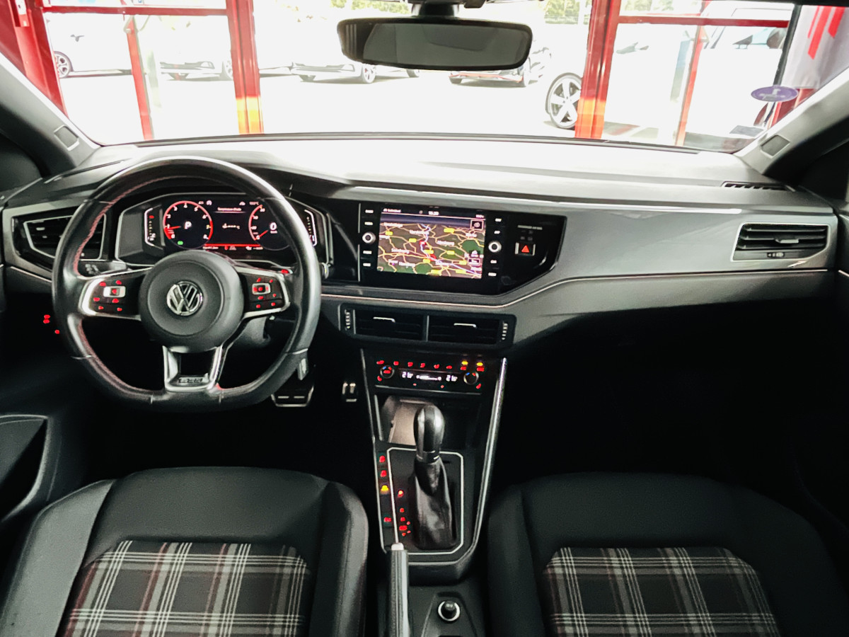 VOLKSWAGEN  POLO 2,0 TSI 200 DSG6 GPS CAMERA  APPLE CARPLAY DMS ACC REGULATEUR LIMITEUR PARK PILOT  JANTES 18  FULL LED EXCELLENT ETAT