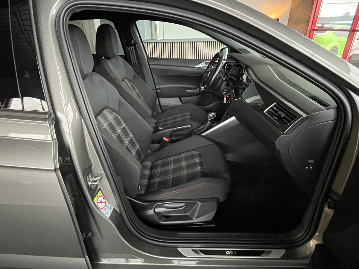 VOLKSWAGEN  POLO 2,0 TSI 200 DSG6 GPS CAMERA  APPLE CARPLAY DMS ACC REGULATEUR LIMITEUR PARK PILOT  JANTES 18  FULL LED EXCELLENT ETAT