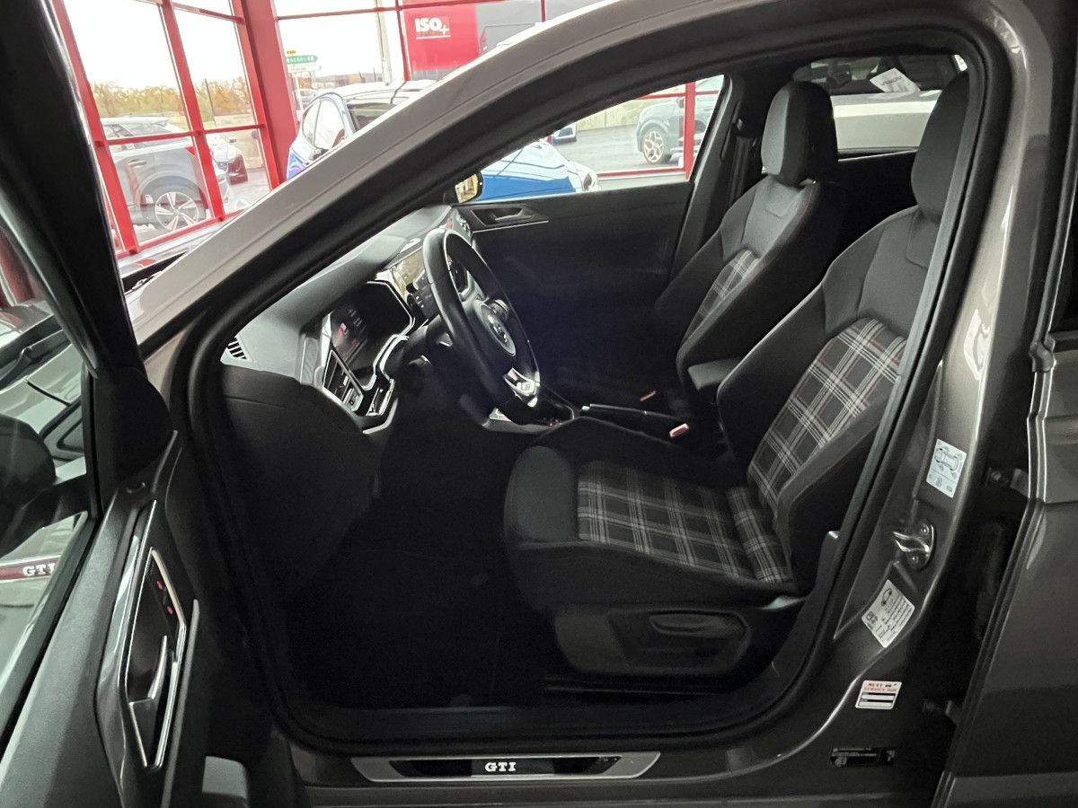 VOLKSWAGEN  POLO 2,0 TSI 200 DSG6 GPS CAMERA  APPLE CARPLAY DMS ACC REGULATEUR LIMITEUR PARK PILOT  JANTES 18  FULL LED EXCELLENT ETAT