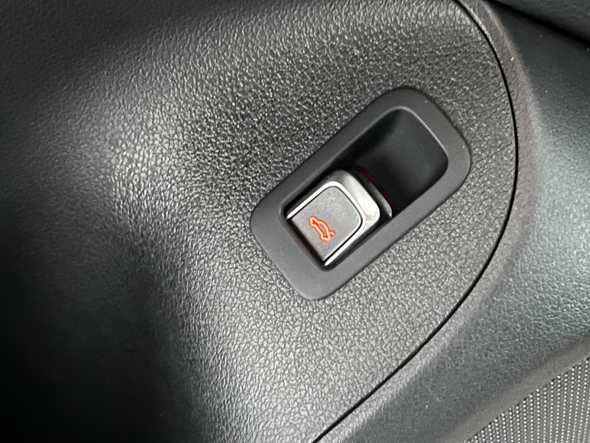 AUDI SQ5 TDI V6 340 PLUS  BVA8 QUATTRO TOIT PANORAMIQUE BI-XENON  GPS CAMERA ATTELAGE KEYLESS BI-XENON REGULATEUR ADAPTATIF ALU BROSSE DRIVE SELECT JANTES 21  EXCELLENT ETAT