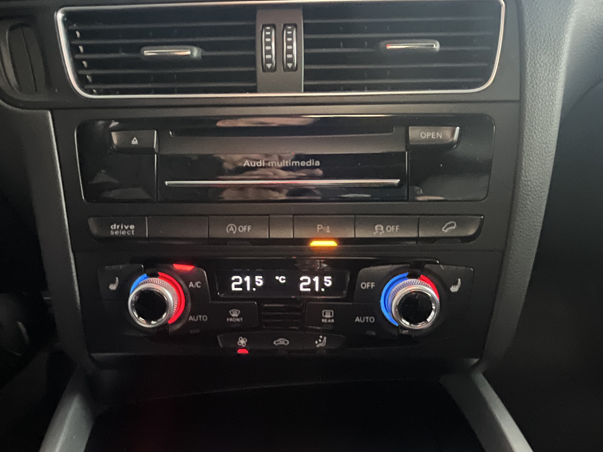 AUDI SQ5 TDI V6 340 PLUS  BVA8 QUATTRO TOIT PANORAMIQUE BI-XENON  GPS CAMERA ATTELAGE KEYLESS BI-XENON REGULATEUR ADAPTATIF ALU BROSSE DRIVE SELECT JANTES 21  EXCELLENT ETAT