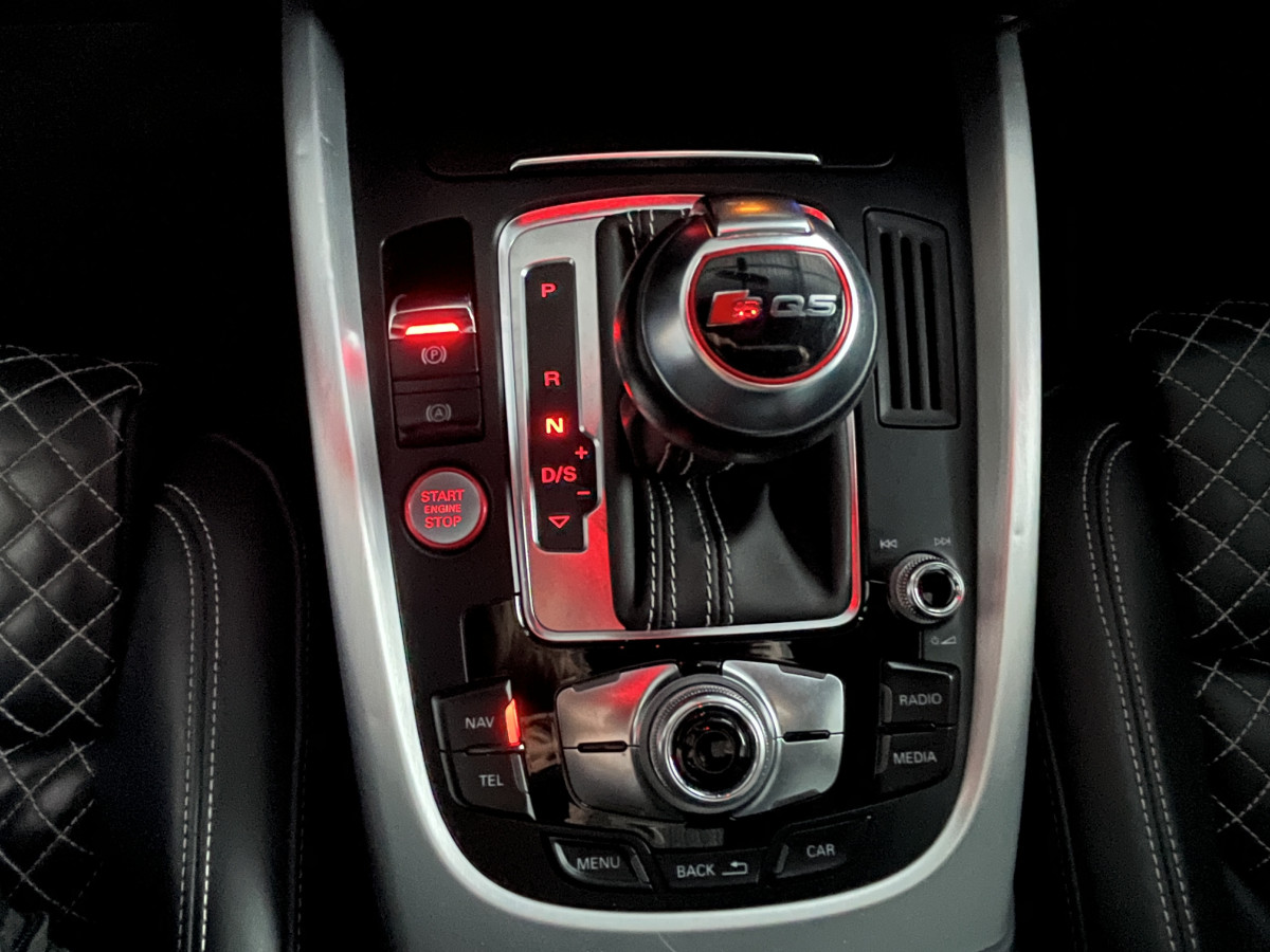 AUDI SQ5 TDI V6 340 PLUS  BVA8 QUATTRO TOIT PANORAMIQUE BI-XENON  GPS CAMERA ATTELAGE KEYLESS BI-XENON REGULATEUR ADAPTATIF ALU BROSSE DRIVE SELECT JANTES 21  EXCELLENT ETAT