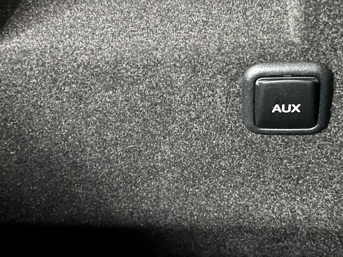 AUDI SQ5 TDI V6 340 PLUS  BVA8 QUATTRO TOIT PANORAMIQUE BI-XENON  GPS CAMERA ATTELAGE KEYLESS BI-XENON REGULATEUR ADAPTATIF ALU BROSSE DRIVE SELECT JANTES 21  EXCELLENT ETAT