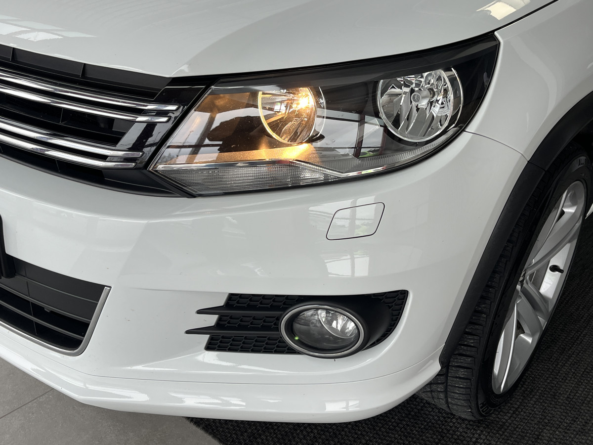 VOLKSWAGEN TIGUAN 1,4 TSI 125 TYPE R-LINE GPS REGULATEUR PARK PILOT FEUX HALOGENE JANTES 19 EXCELLENT ETAT