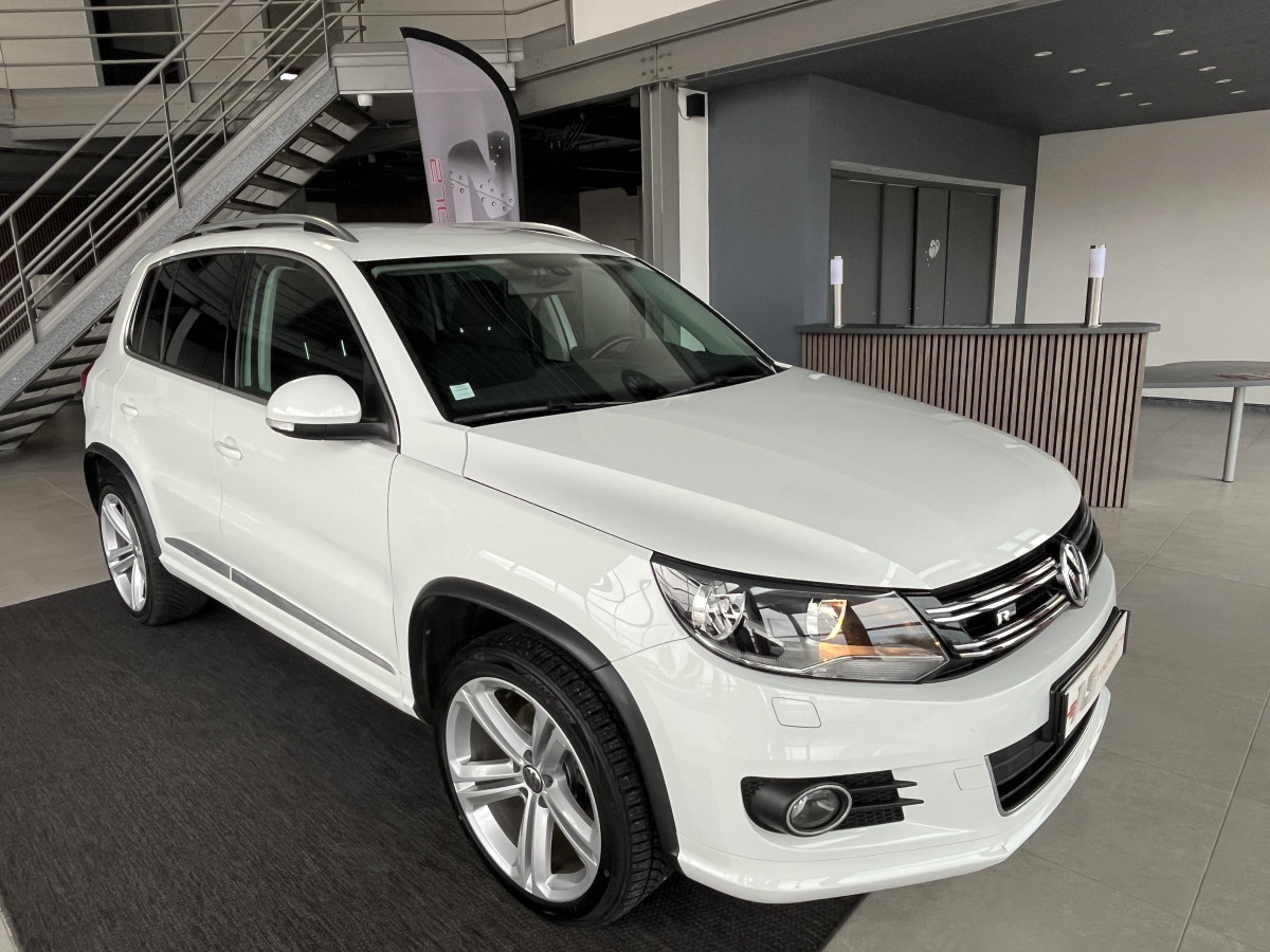 VOLKSWAGEN TIGUAN 1,4 TSI 125 TYPE R-LINE GPS REGULATEUR PARK PILOT FEUX HALOGENE JANTES 19 EXCELLENT ETAT
