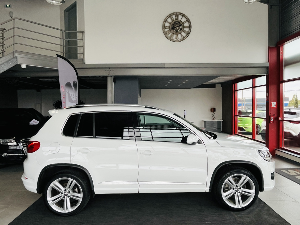 VOLKSWAGEN TIGUAN 1,4 TSI 125 TYPE R-LINE GPS REGULATEUR PARK PILOT FEUX HALOGENE JANTES 19 EXCELLENT ETAT