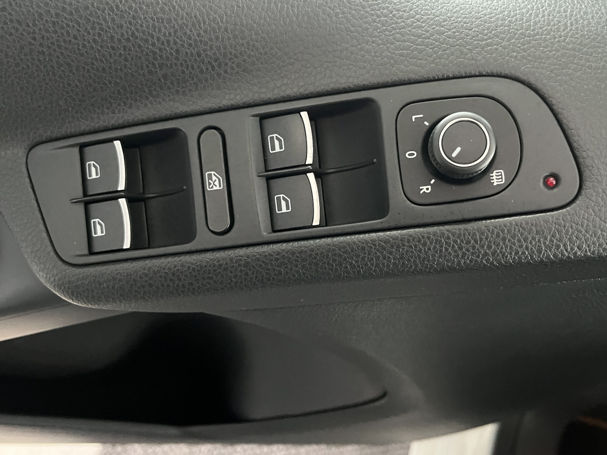 VOLKSWAGEN TIGUAN 1,4 TSI 125 TYPE R-LINE GPS REGULATEUR PARK PILOT FEUX HALOGENE JANTES 19 EXCELLENT ETAT