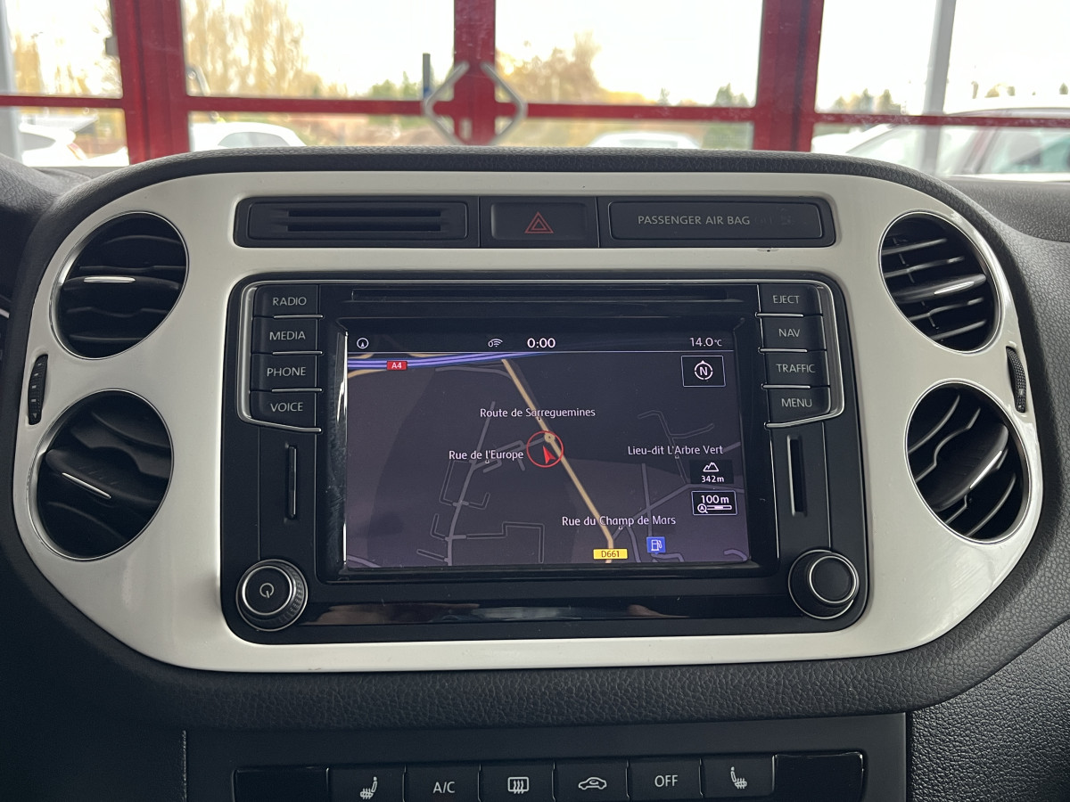 VOLKSWAGEN TIGUAN 1,4 TSI 125 TYPE R-LINE GPS REGULATEUR PARK PILOT FEUX HALOGENE JANTES 19 EXCELLENT ETAT